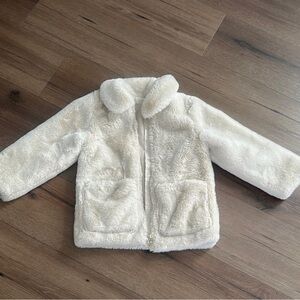 H&M Girls Faux Fur Cream Collared Coat Jacket Like New 5T Warm + Luxury